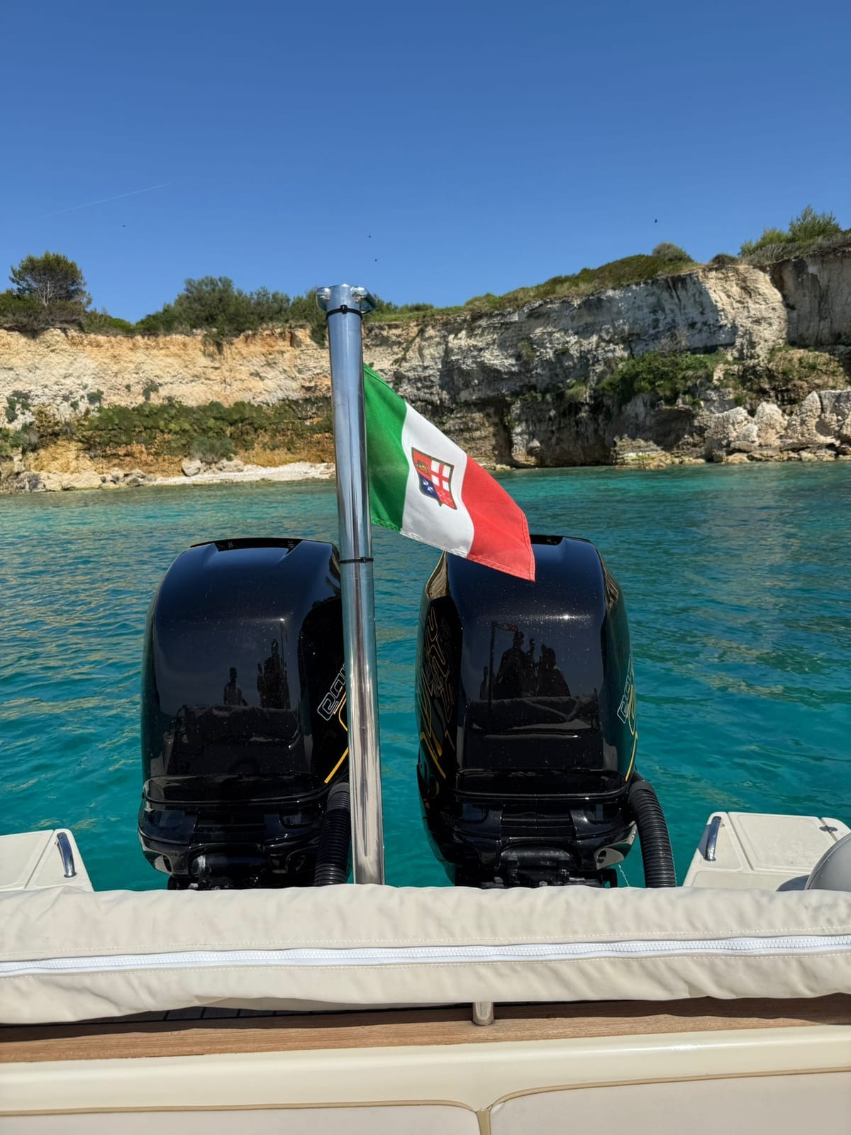 Baia Morrone — inlet between the cliffs